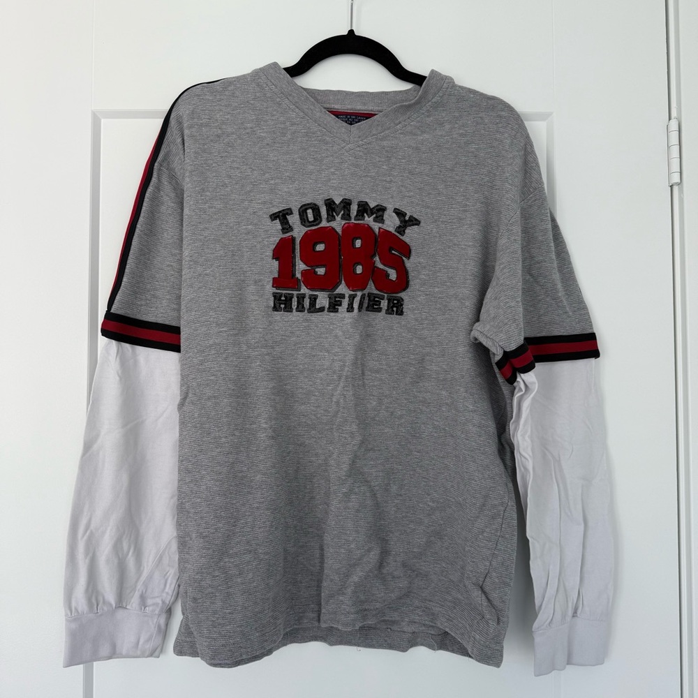 Vintage Tommy Hilfiger Grey sweater size M
